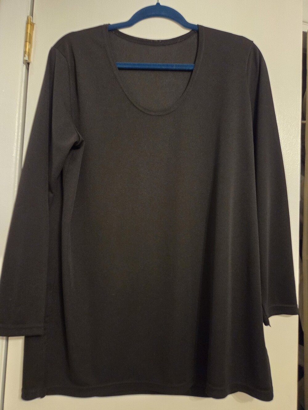 Women's Black Long Sleeve Scoop Neck Top
